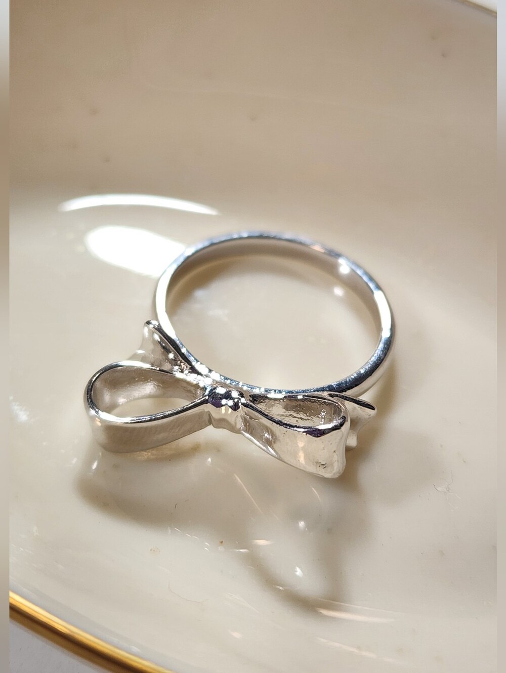 Kate Spade New York Silver Ribbon Bow Statement Ring . 6